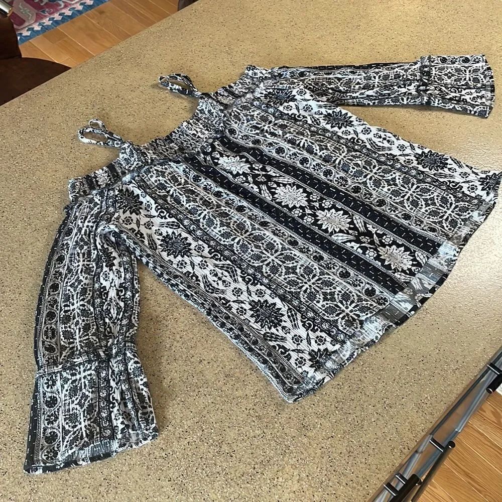 INC Boho Gauze Smocked Off Shoulder 3/4 Sleeve Top Black White sz M